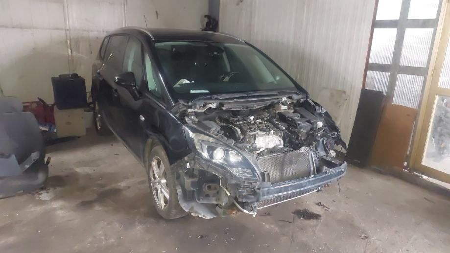 opel zafira tourer 2,0 cdti (a20dth) - slika 2