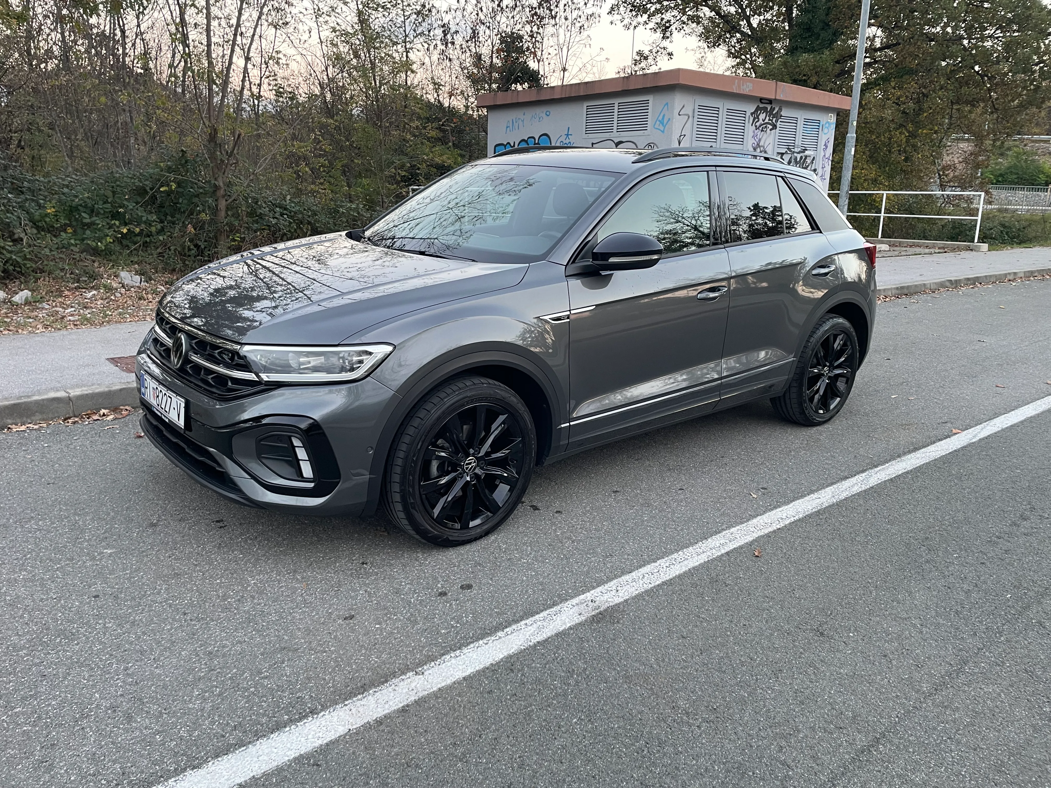 vw t-roc 1.5 tsi,dsg,r-line,black,matrix,iq,kamera - slika 2