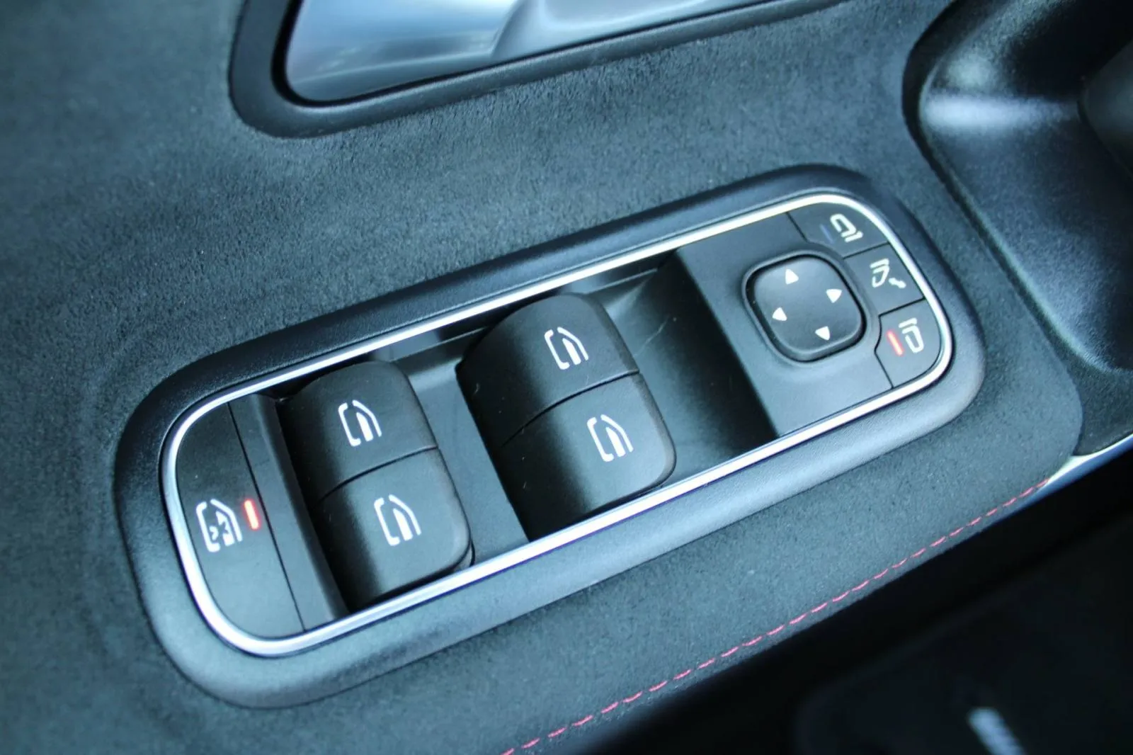mercedes-benz klasa a 180d automatik amg *led, navigacija, kamera* - slika 13