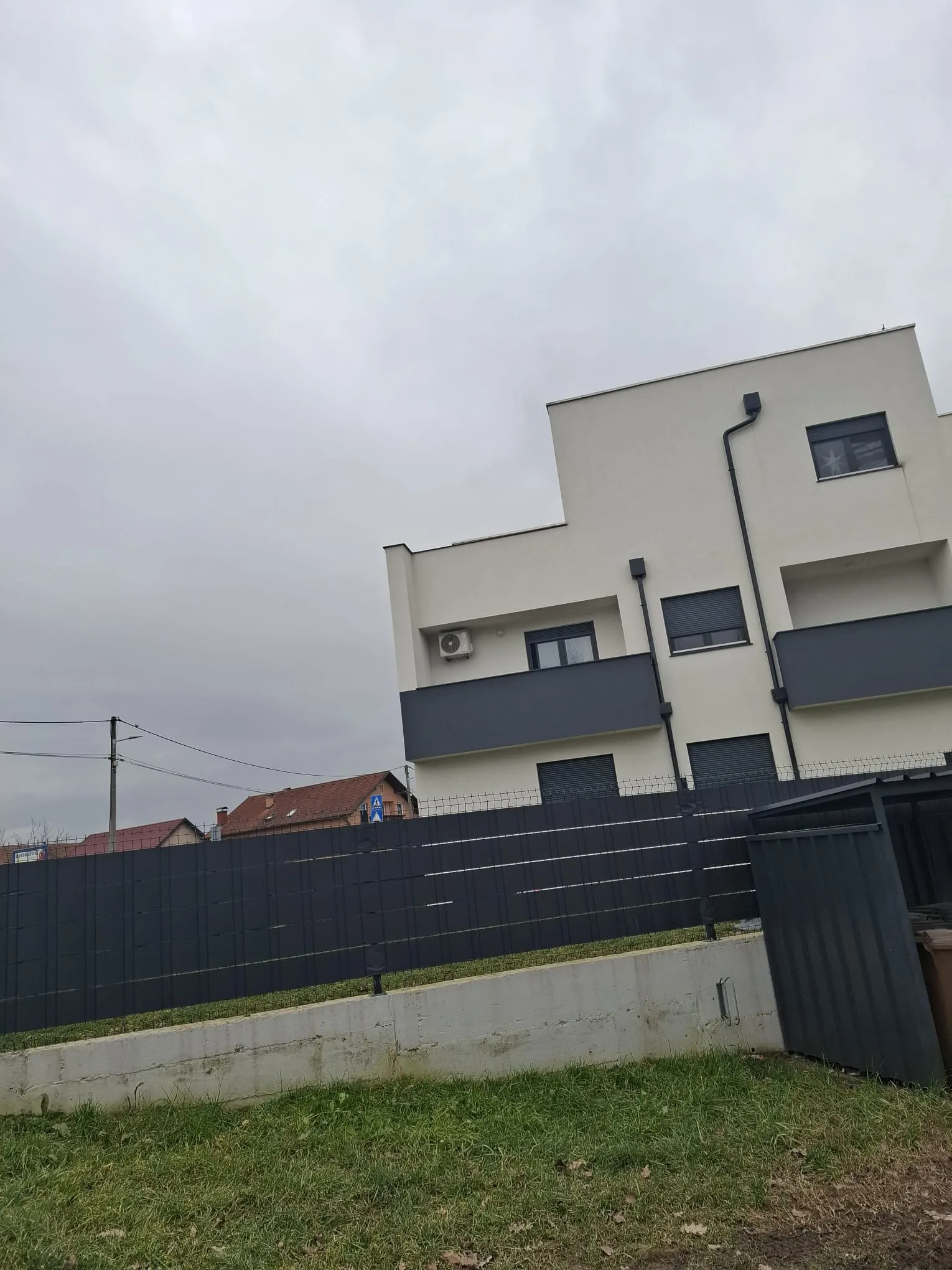 trosoban stan u novogradnji - slika 2