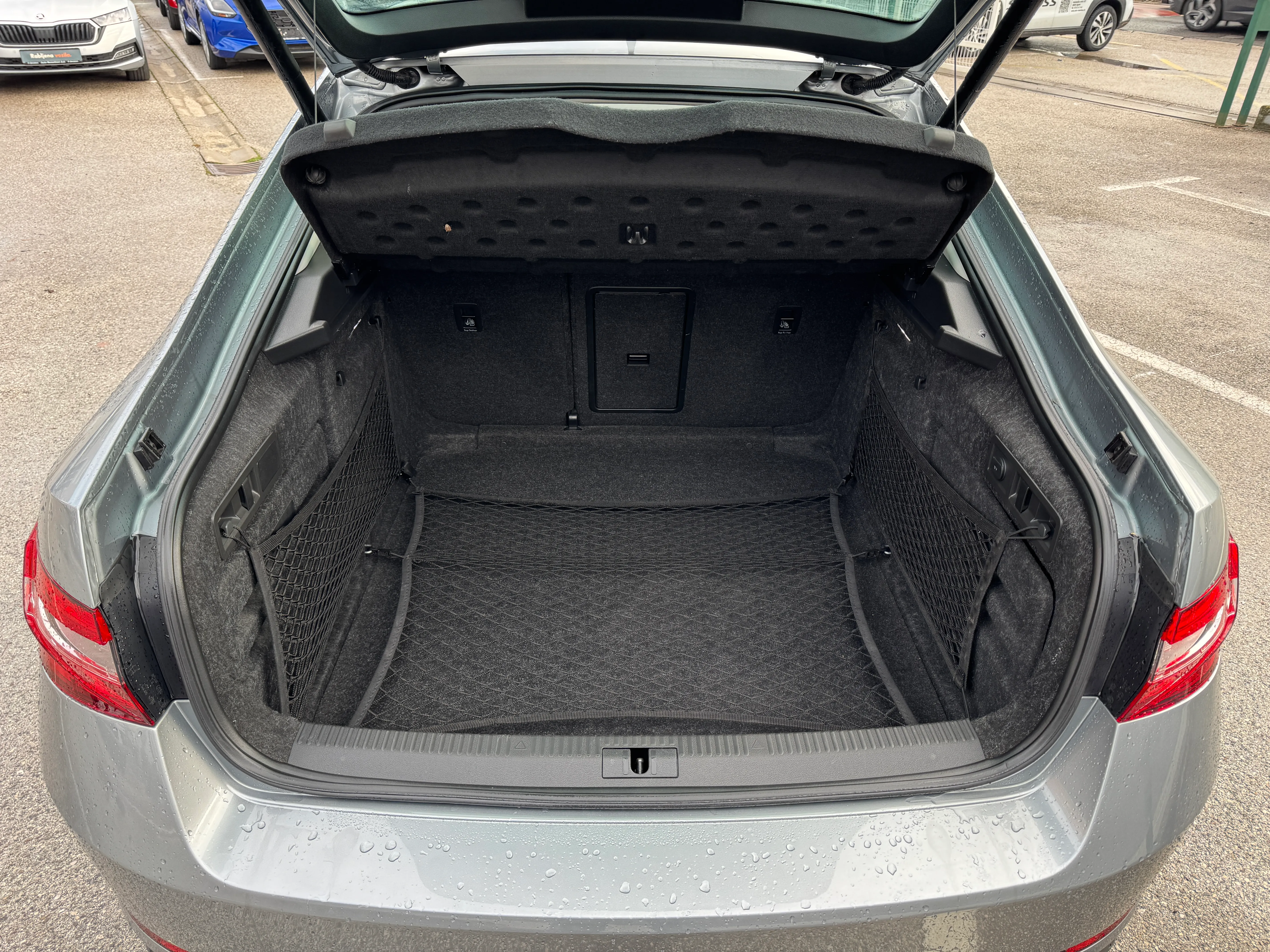 škoda superb 2,0 tdi dsg business - slika 16