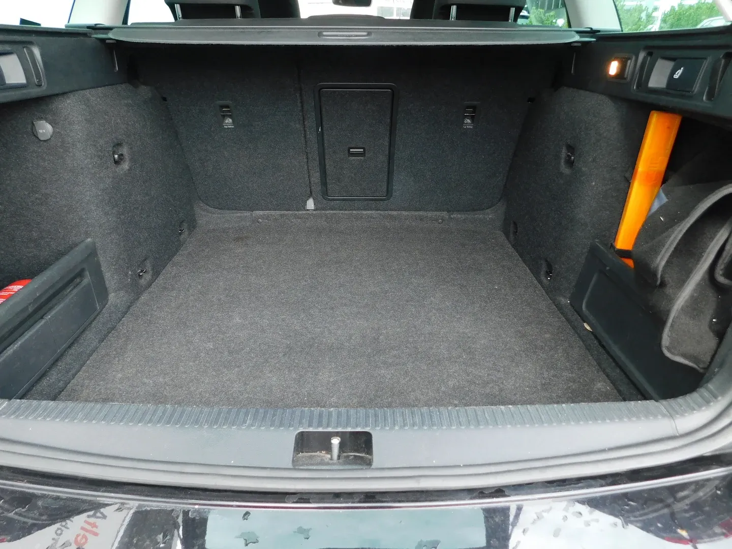 07682 škoda octavia combi ambition 1.6 tdi dsg - slika 14