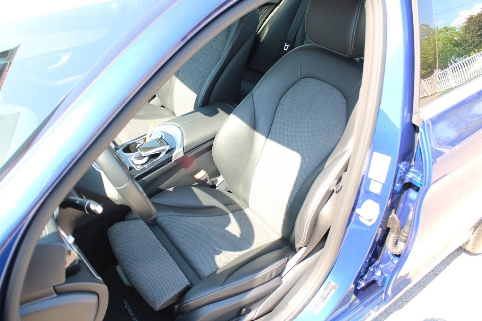 mercedes-benz klasa c 180d *led, navigacija, kamera* - slika 14