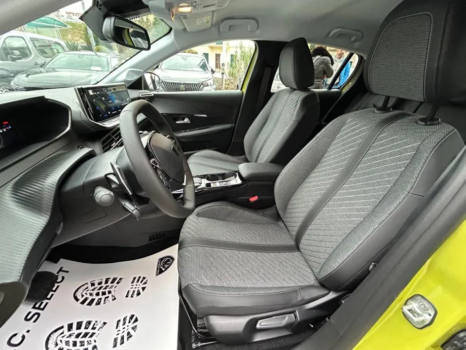 peugeot 208 allure hybrid 110 e-dcs6 - slika 10