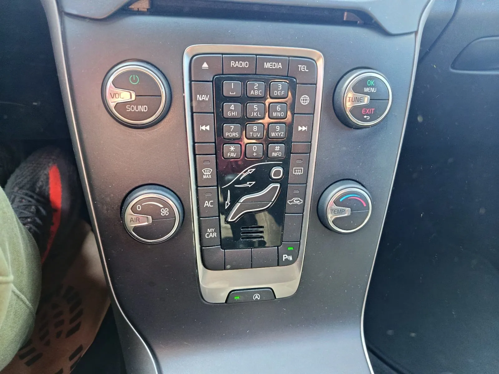 volvo v40,jamstvo. leasing - slika 11