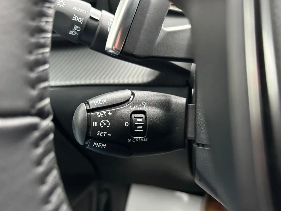 peugeot 208 hybrid 110 e-dcs6 - 2025 - 15000 km - gratis registracija - slika 20