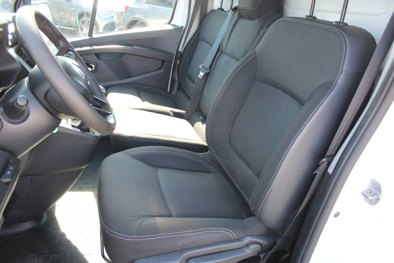renault trafic 2.0 dci *navigacija*, 2023 god. - slika 8