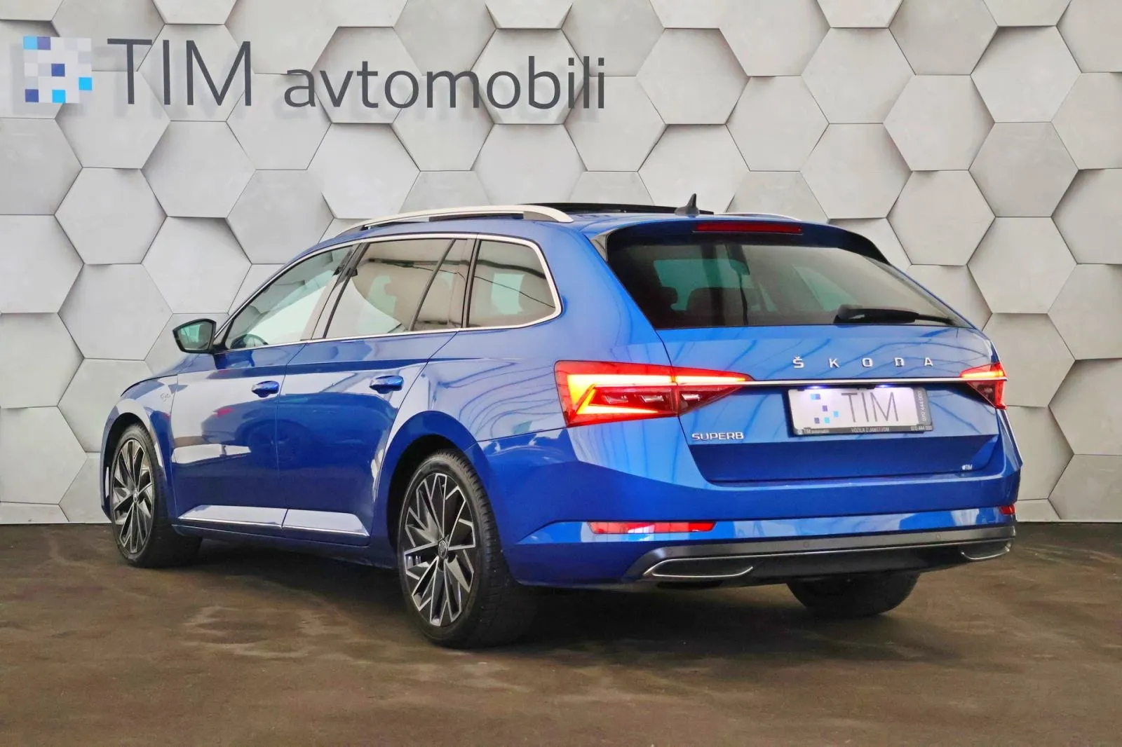 škoda superb combi 2.0tdi dsg l-k 150km matrix virtual pano - slika 4
