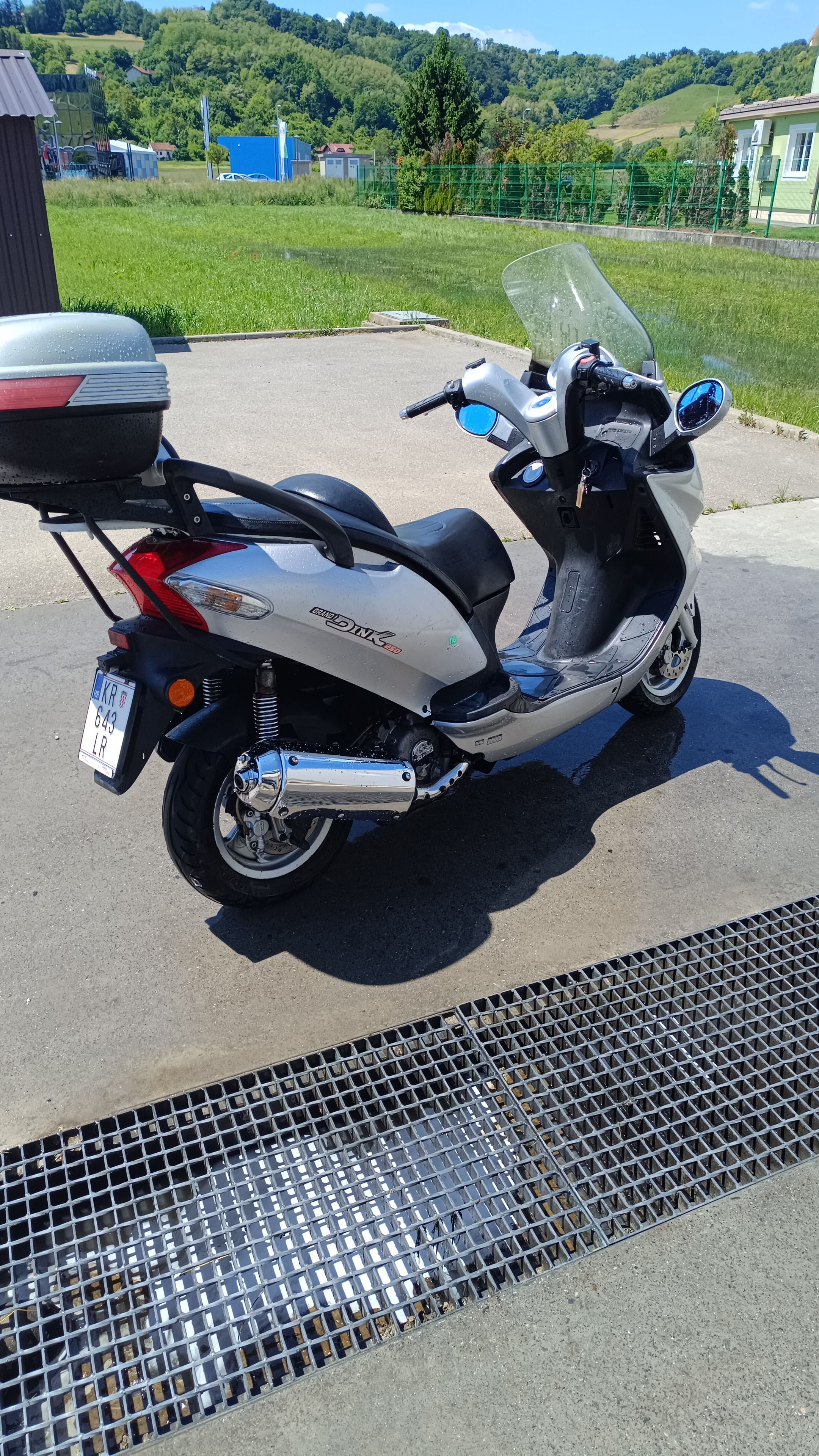kymco grand dinko 250 - slika 2