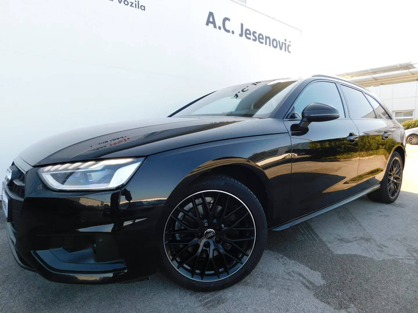 12852 audi a4 avant 30tdi s tr advanced - slika 7