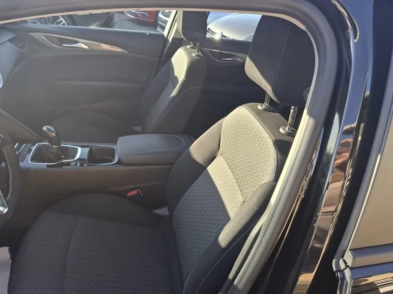 opel insignia 1,6 cdti*136ks*klima*tempomat* - slika 9