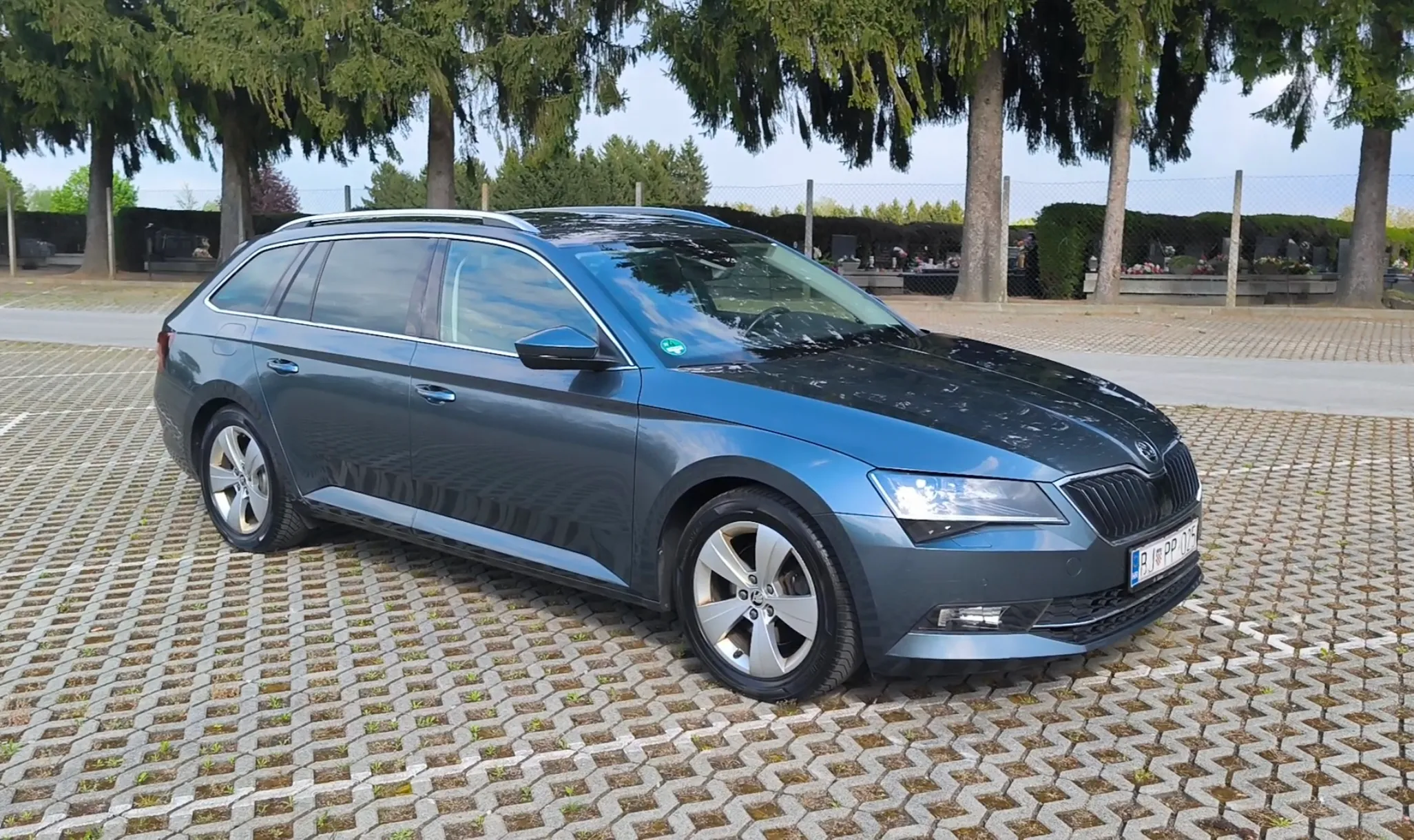 škoda superb combi 2,0 tdi, dsg, virtual, 140kw, ekstra stanje - slika 5