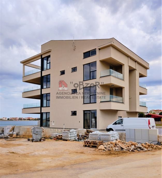 povljana-dvoetažan apartman(s6) penthouse - prvi red do mora - slika 2