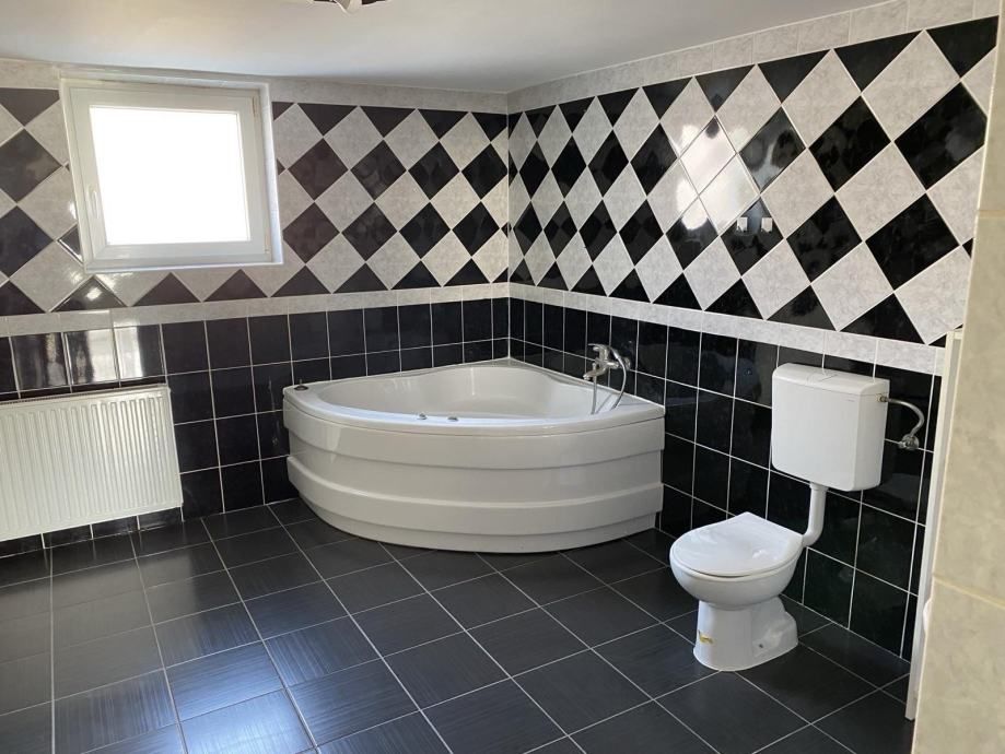 kuća: osijek, retfala, katnica, 292.00 m2 (+ stan u dvorištu 80.00m2) - slika 12