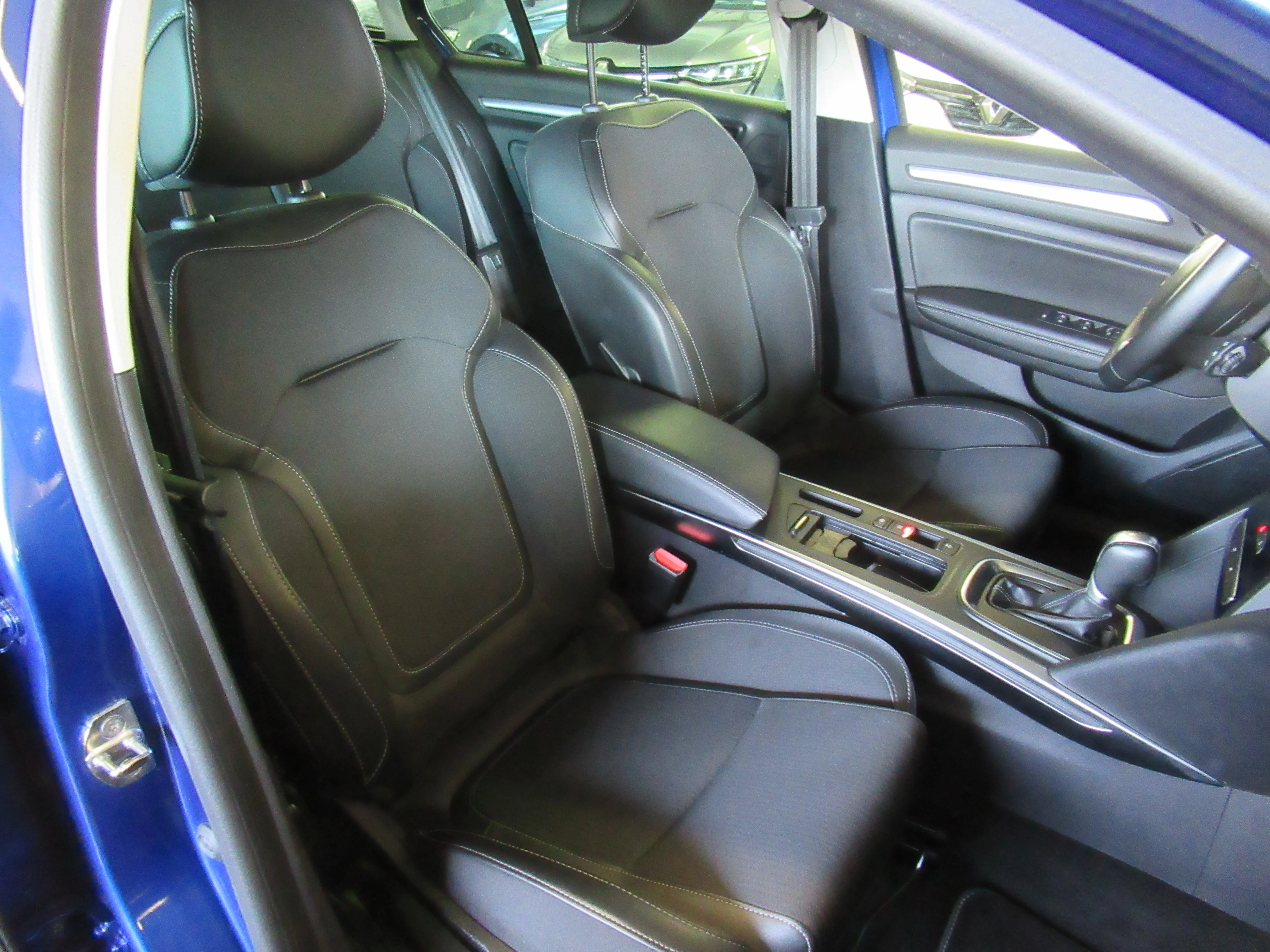 renault megane intens dci 115 edc -slo. 1 lastn. samo 23.500 km - slika 8