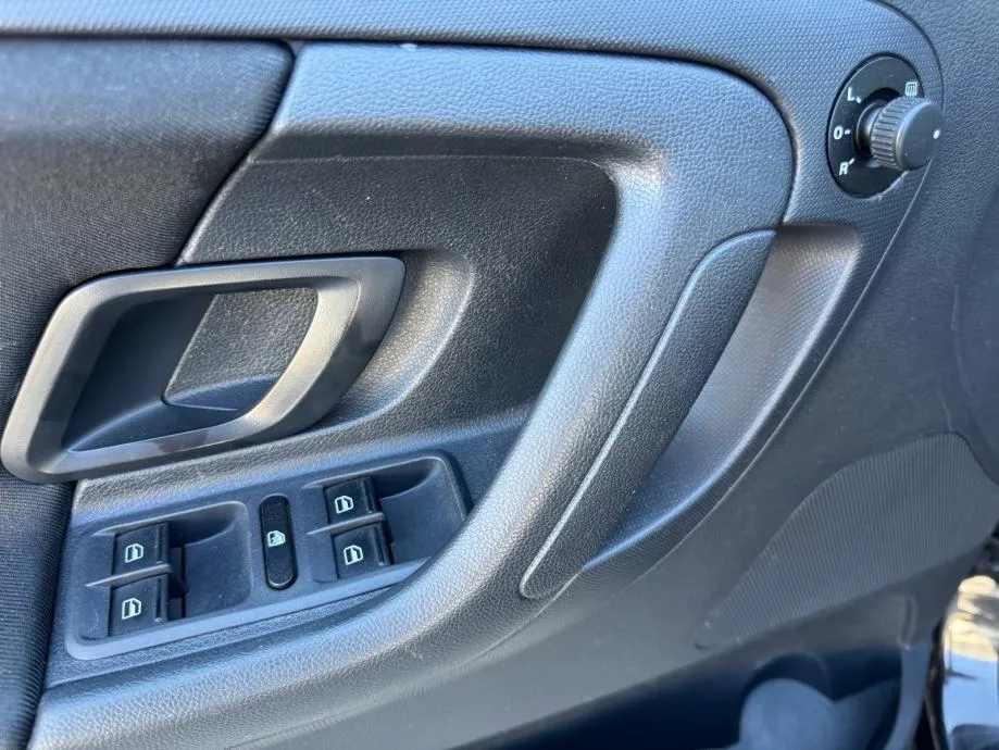 škoda roomster 1,2 tsi - slika 11