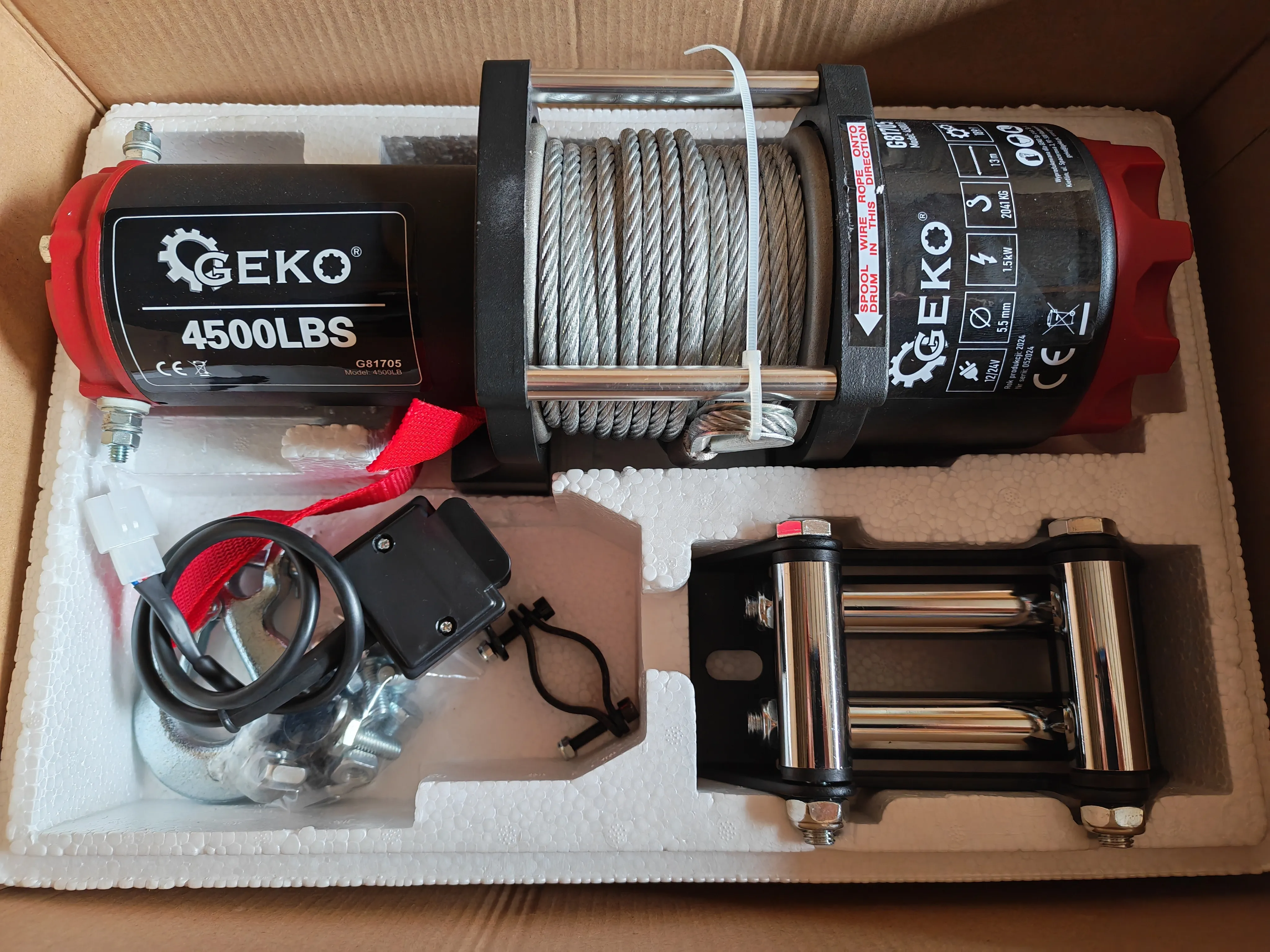 električno vitlo 12v 4500lb(2041kg) novo račun garancija !! - slika 14