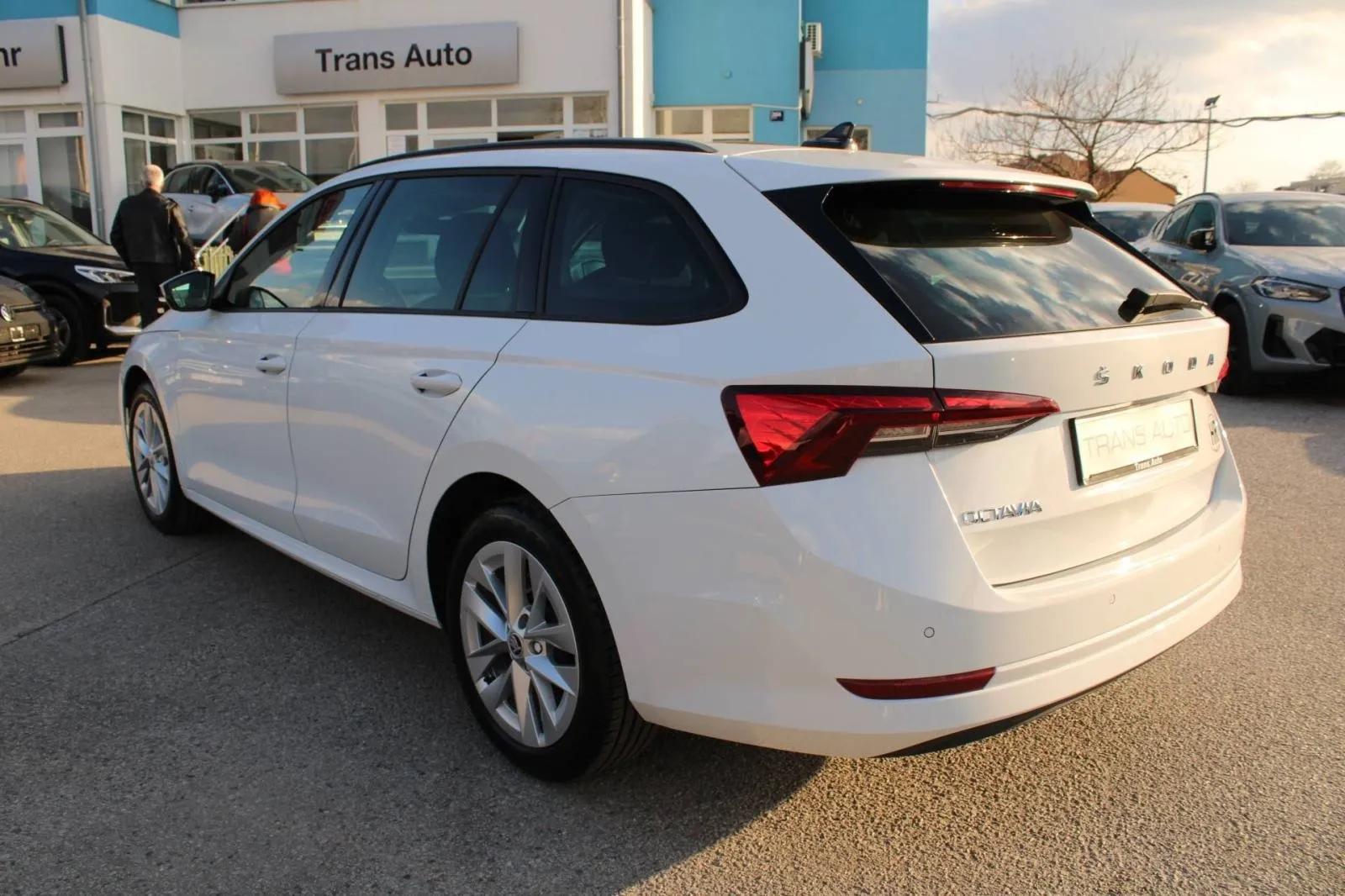 škoda octavia combi 2.0 tdi dsg *led, navigacija* - slika 6