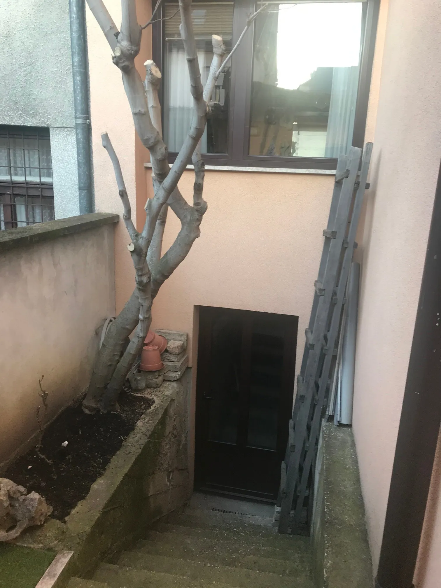 kuća s dvorištem - slika 23