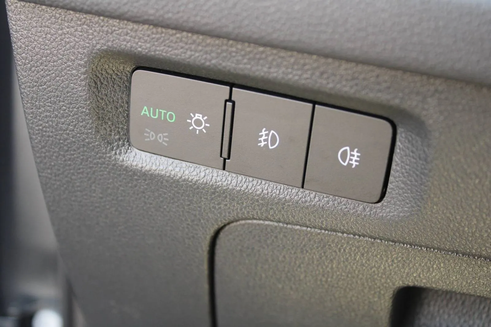 škoda octavia combi 2.0 tdi dsg 150ks *led, navigacija* - slika 10