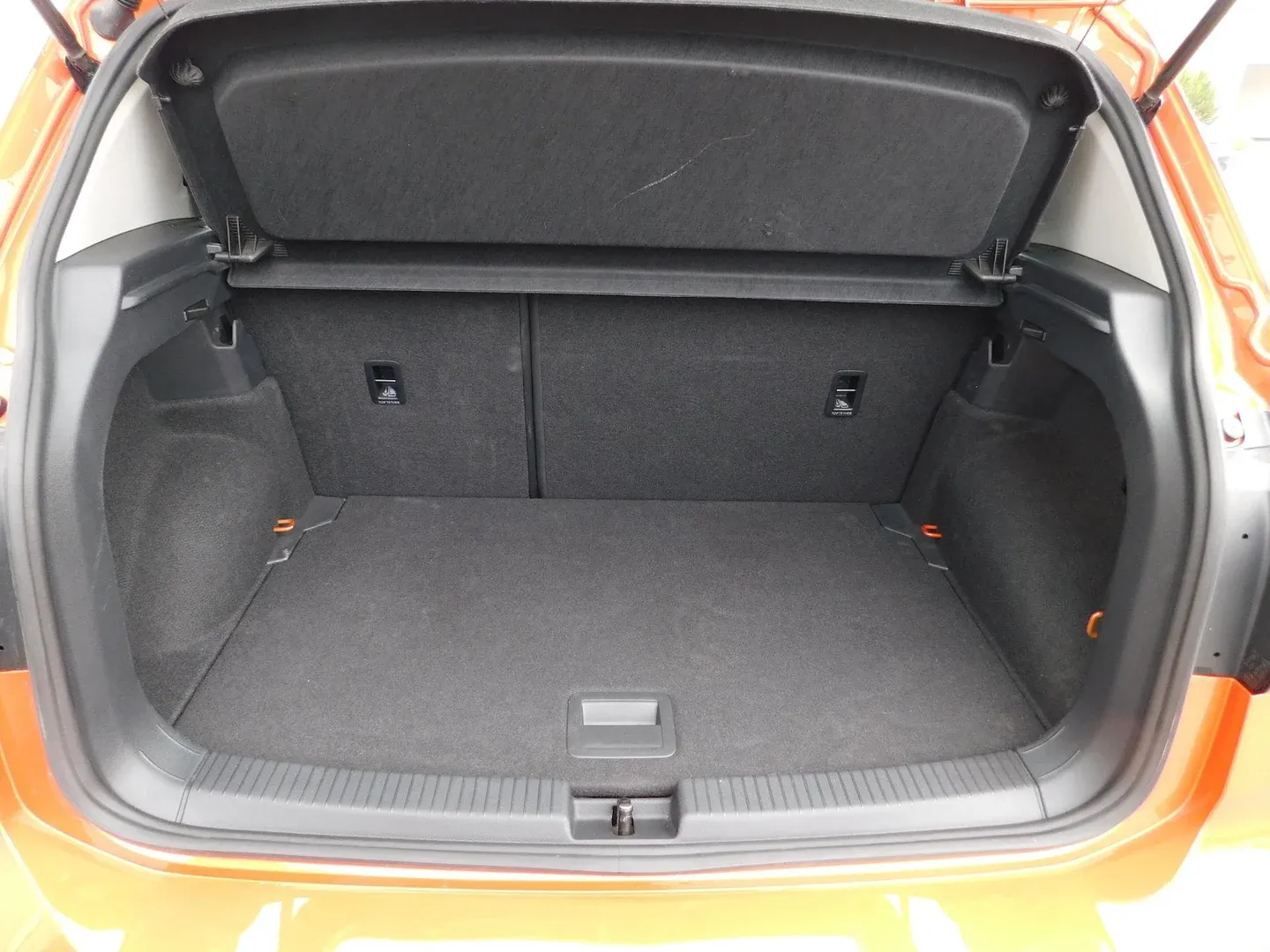 09180 volkswagen t-cross 1.0 tsi life - slika 14