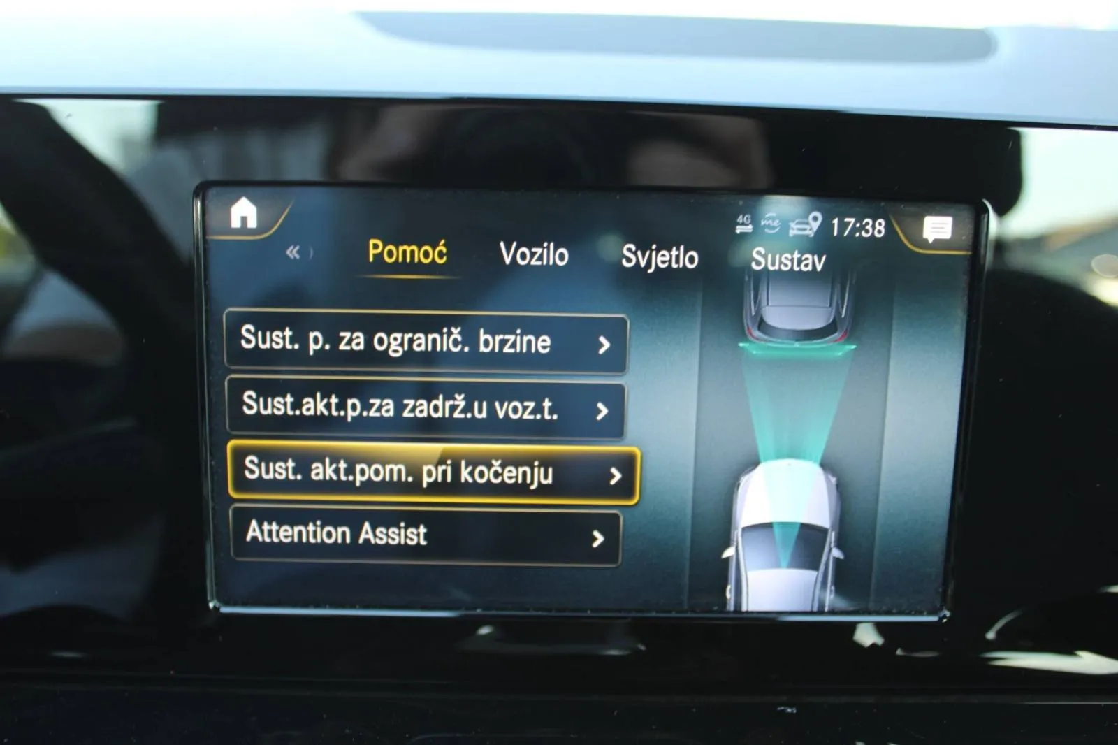 mercedes-benz klasa b 180d automatik *led, kamera* - slika 20