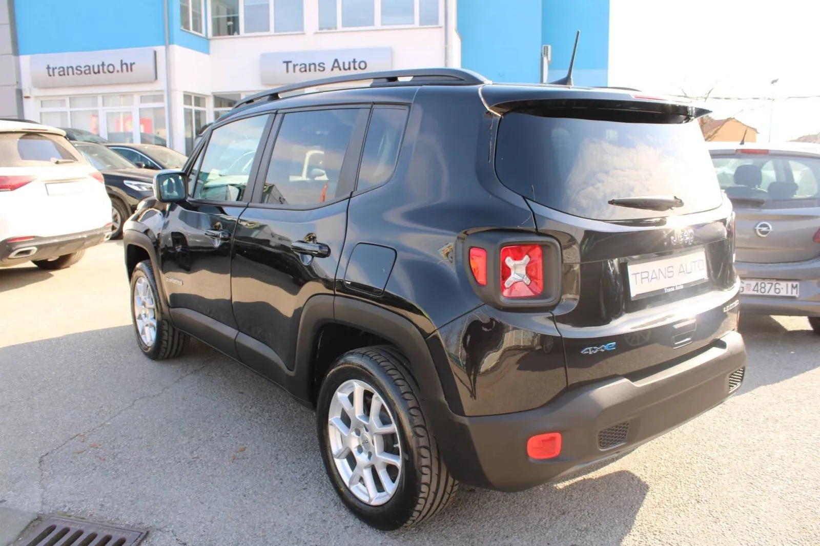 jeep renegade 1.3 t4 phev limited 4x4 automatik - slika 7