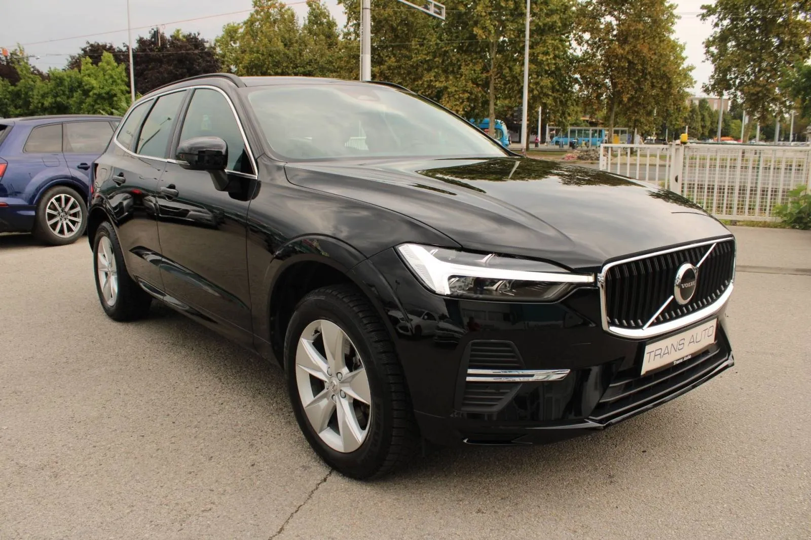 volvo xc60 b4 2.0d automatik *led, navigacija, kamera* - slika 3