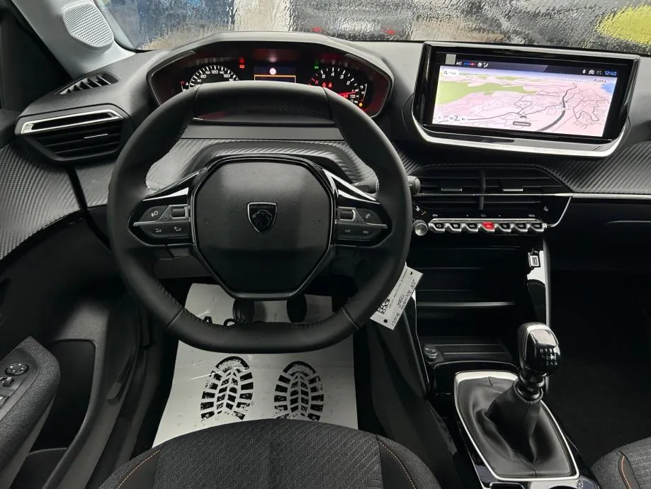 peugeot 208 business 100 - novo - do 8 god jamstva* - rata 192€ - slika 13