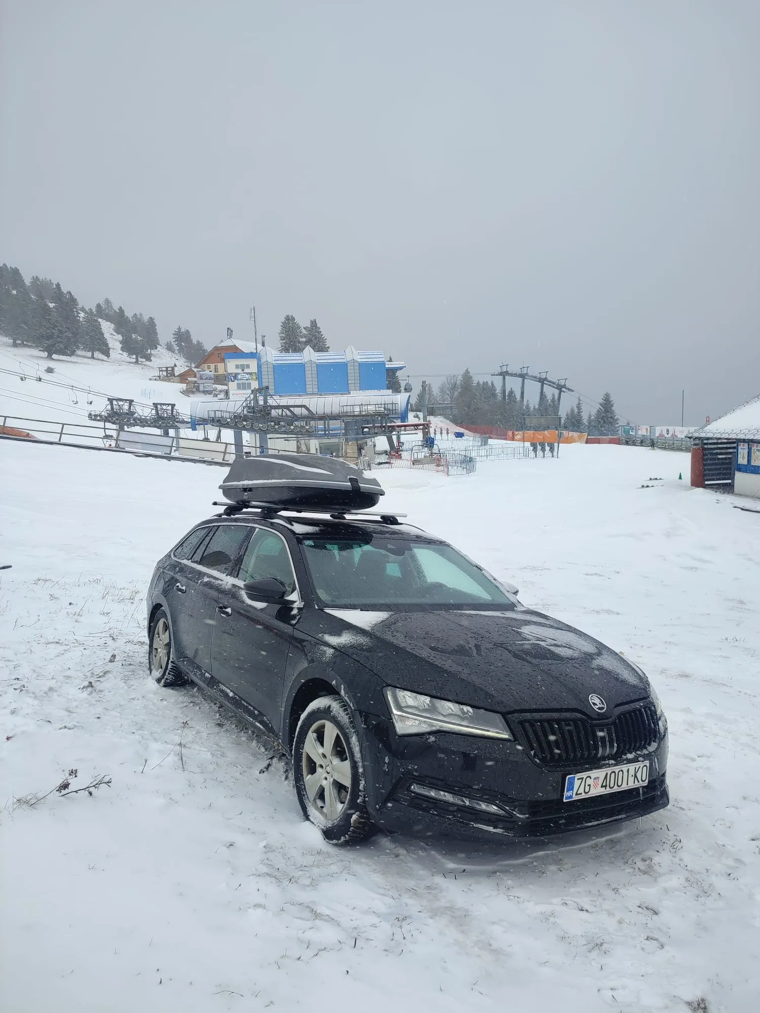 škoda superb 2023 | 2 seta alu felgi+ljetne i zimske gume | top stanje - slika 3