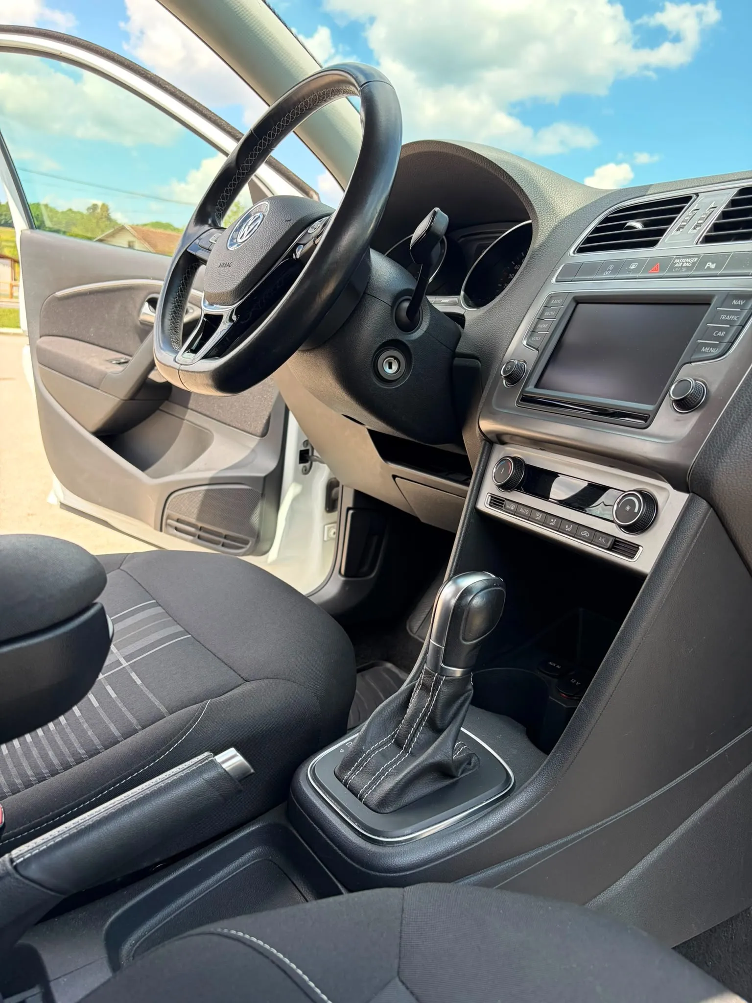 vw polo 1,4 tdi bmt dsg lounge - slika 4