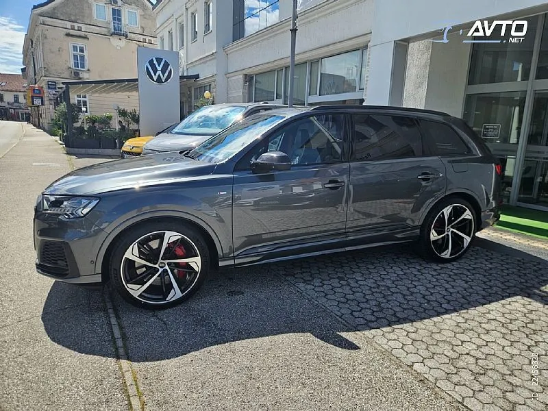 audi q7 quattro 60 tfsie s line competition plus - slika 5