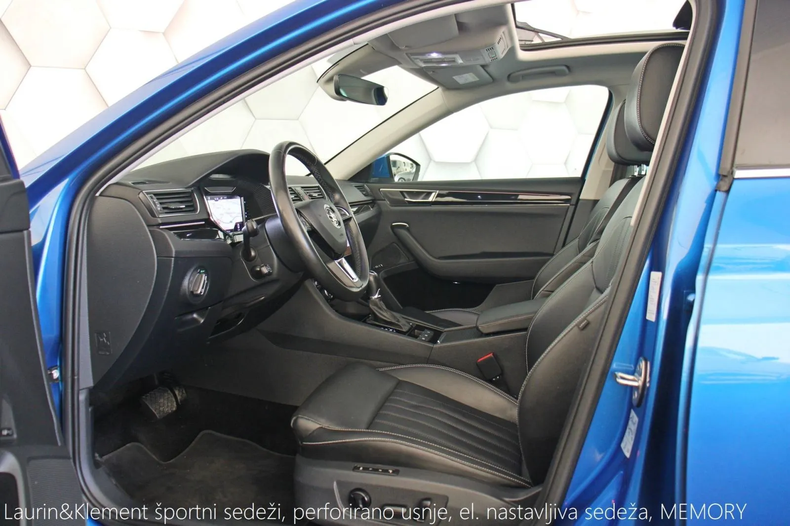 škoda superb combi 2.0tdi dsg l-k 150km matrix virtual pano - slika 11