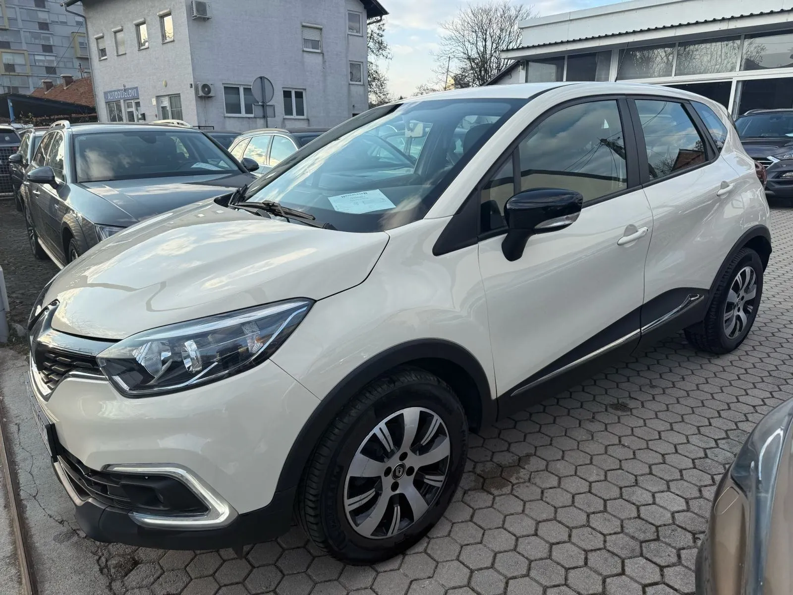renault captur 0.9 tce, navi, klima, 4x garancija!!! - slika 2