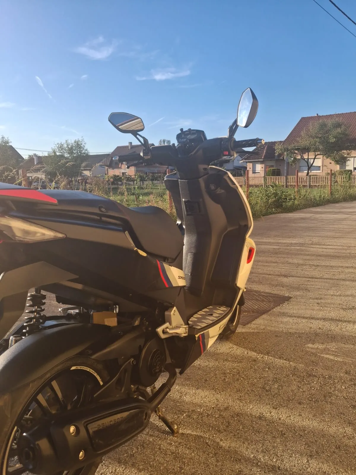 skuter 49ccm peugeot 2019 speed fight i kaciga - slika 7