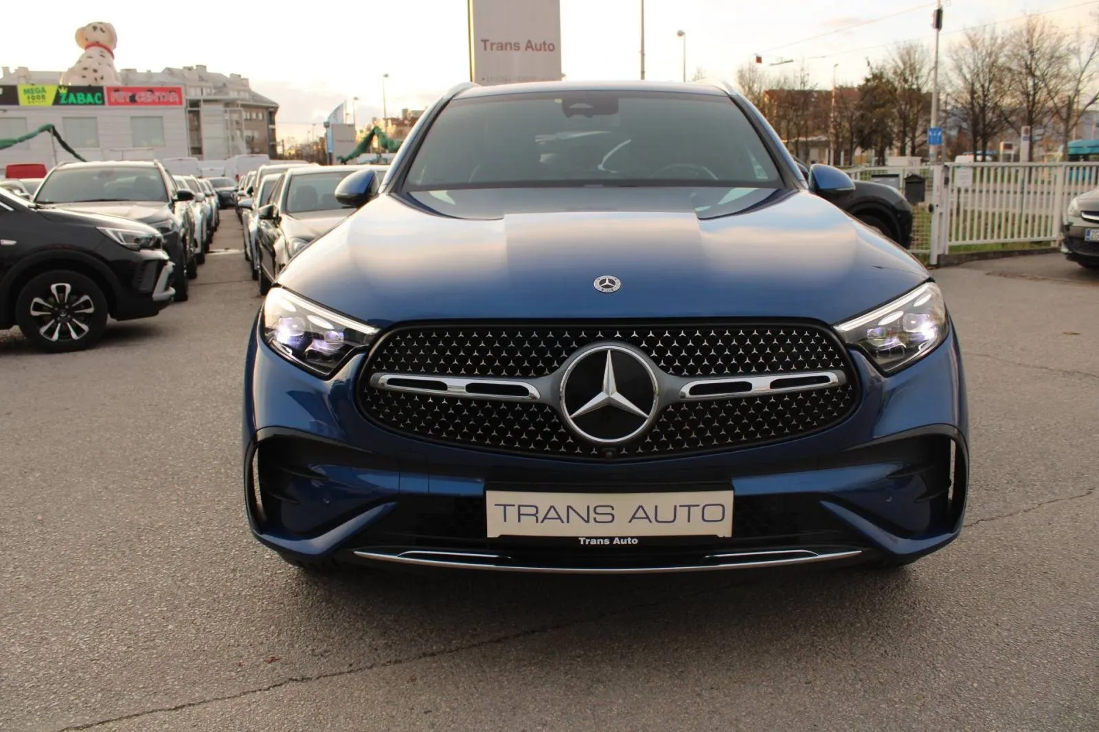 mercedes-benz glc 300d 4matic amg *digital light, navigacija, kamera* - slika 2