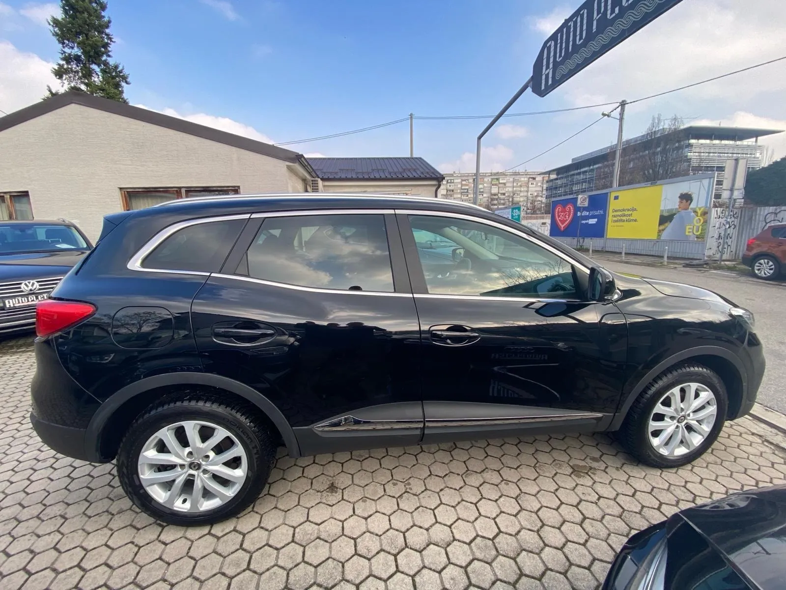 renault kadjar dci 115 kamera, keyless, navigacija, 4x garancija!!! - slika 7