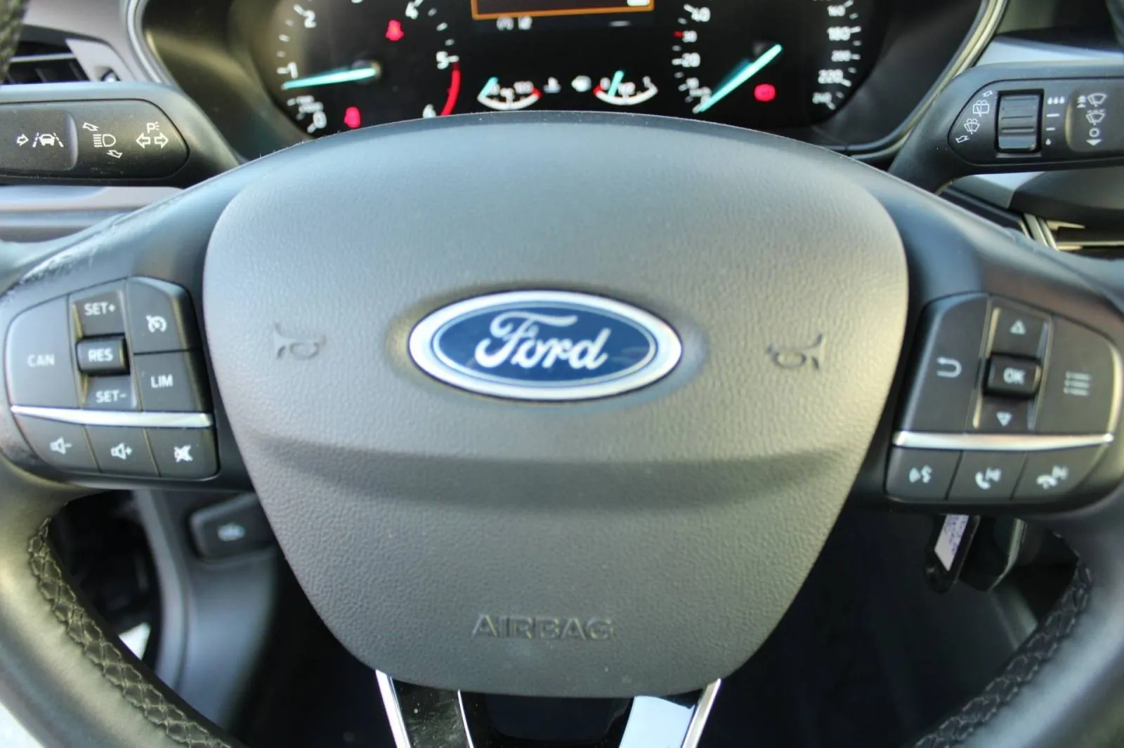 ford focus karavan 1.5 tdci *navigacija* - slika 11