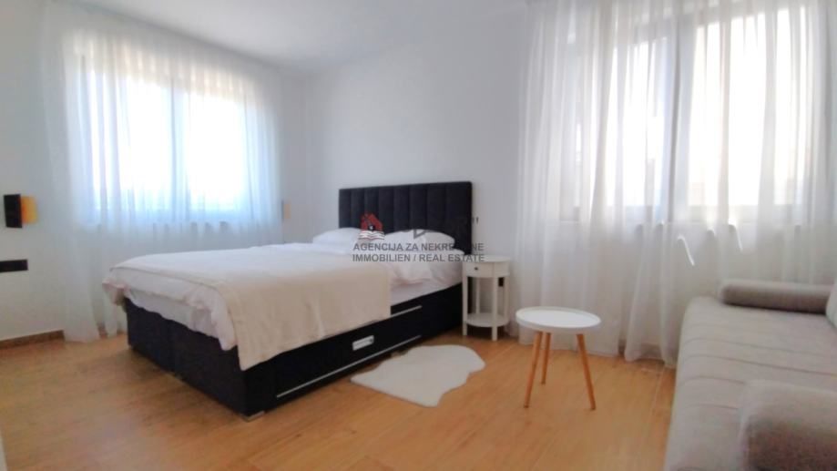 petrčane-punta radman, tri namještena apartmana+wellness+dvorište - slika 9