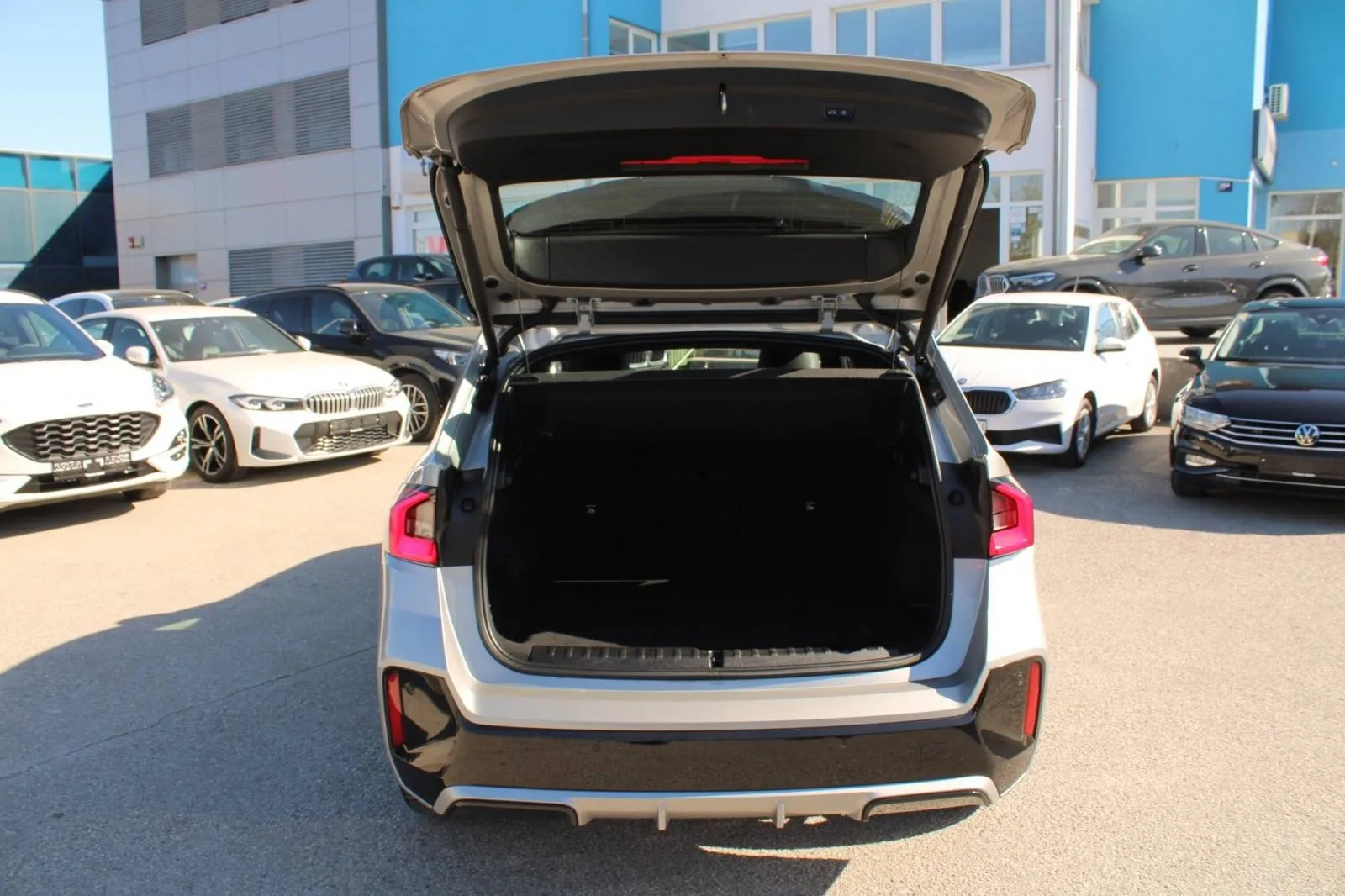 bmw x1 18i automatik m-paket *led, navigacija, kamera* - slika 10