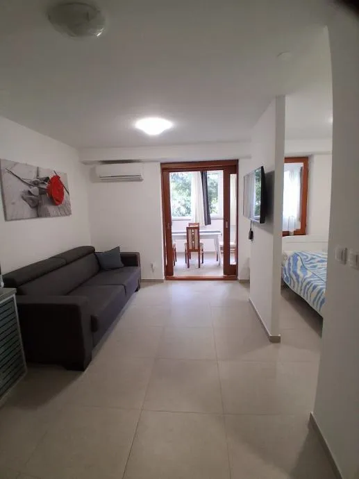 červar porat- renovirani stan na prodaji 1 kat (prodaja) - slika 2