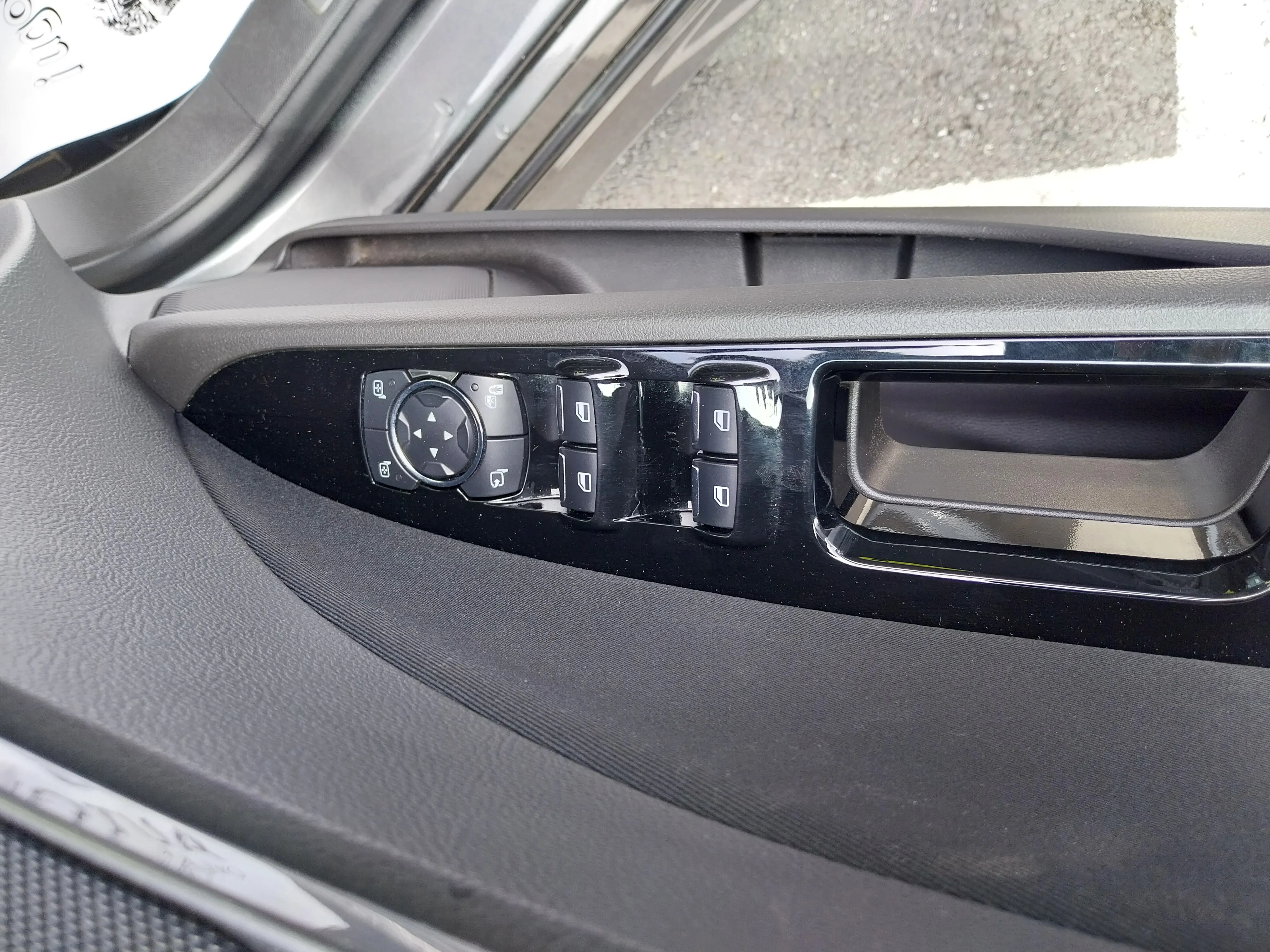 ford mondeo titanium hybrid - slika 15