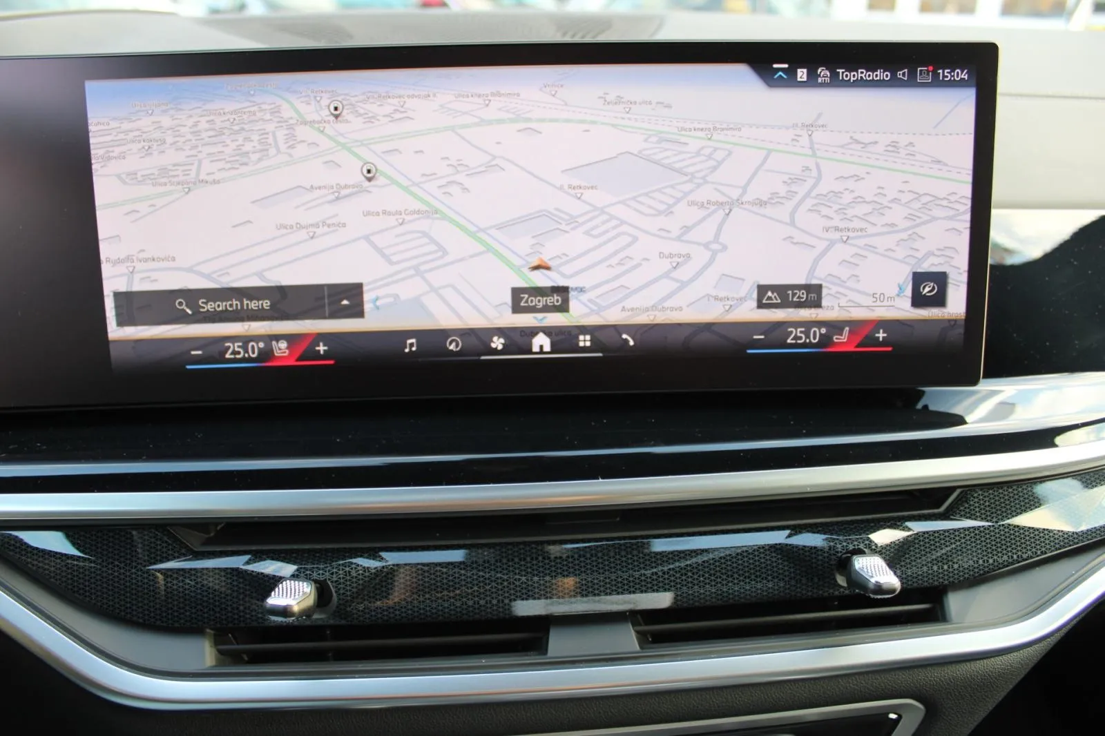 bmw x7 40d xdrive m-paket 7 sjedala *zračni ovjes, panorama, head-up* - slika 25