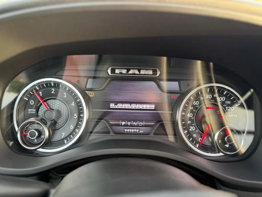 dodge ram 1500 5.7 hemi e-torque laramie - slika 14