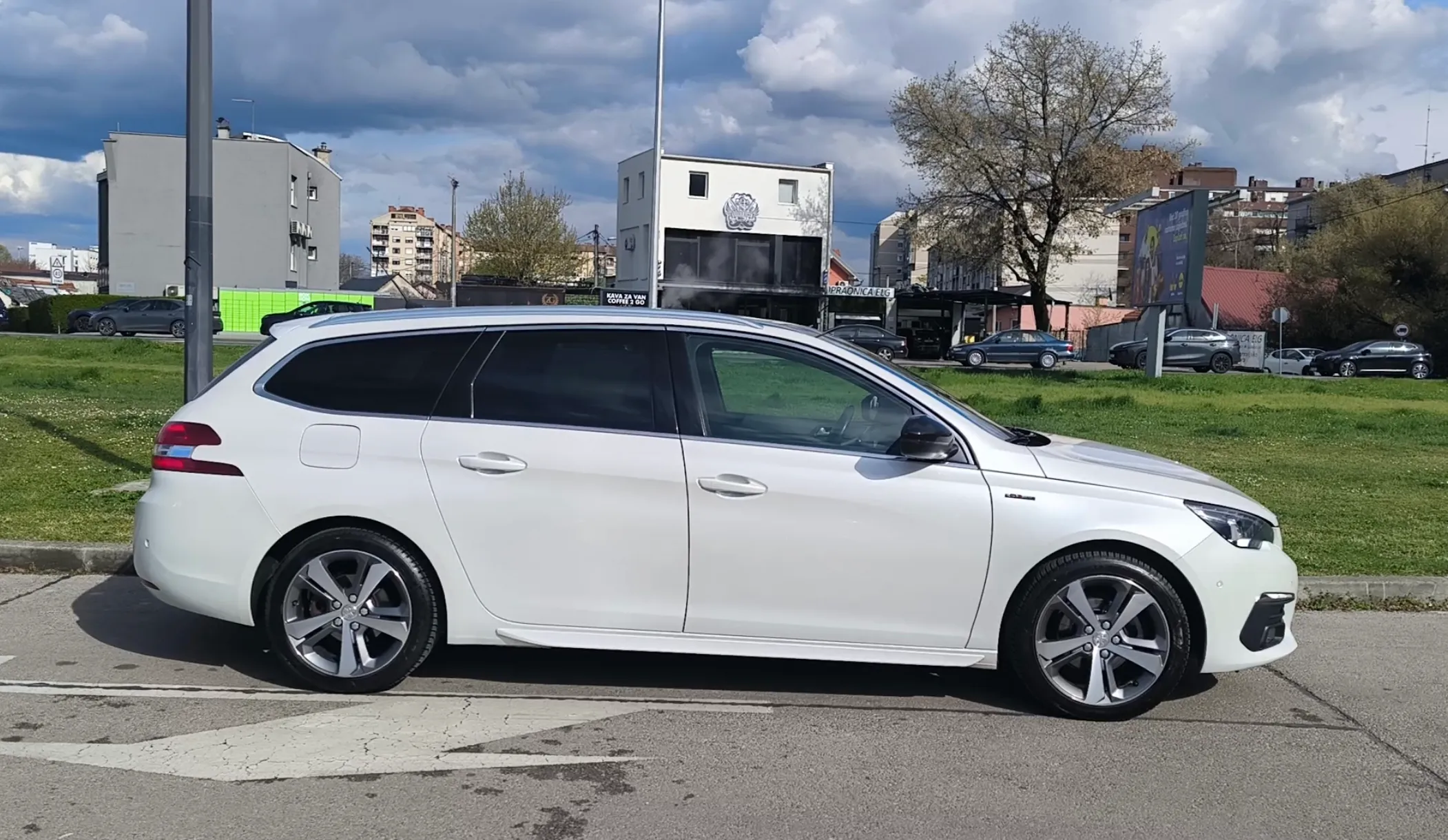 peugeot 308 sw 1,5 hdi, gt line,panorama, veliki servis, ekstra stanje - slika 12