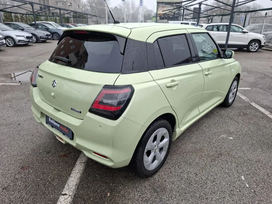suzuki swift 1,2 - slika 4