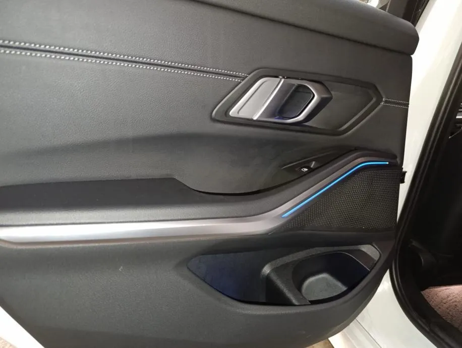 bmw serija 3 touring 318d - slika 16