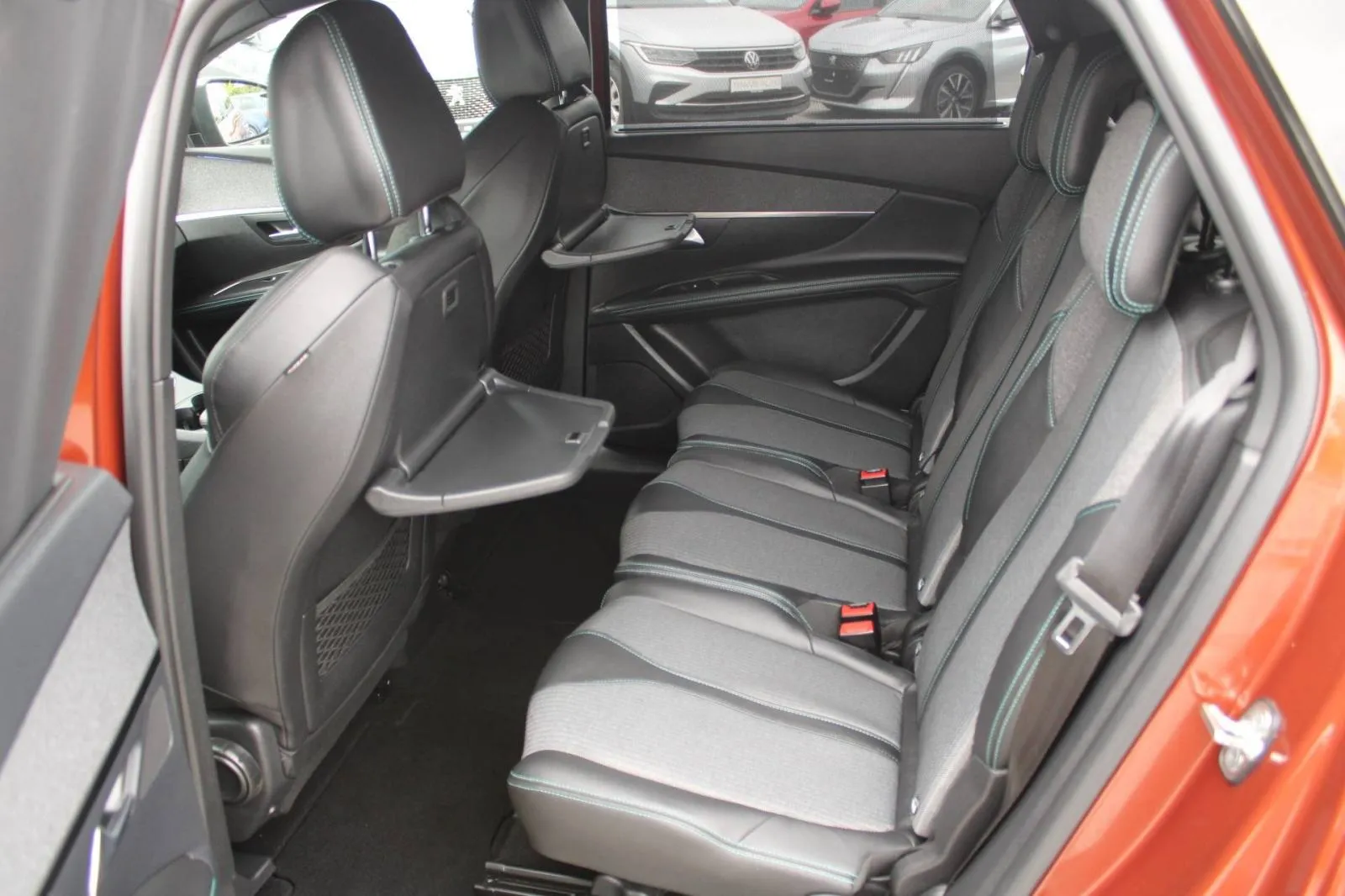 peugeot 5008 1.2 puretech automatik allure *7 sjedala, led, navigacija - slika 19