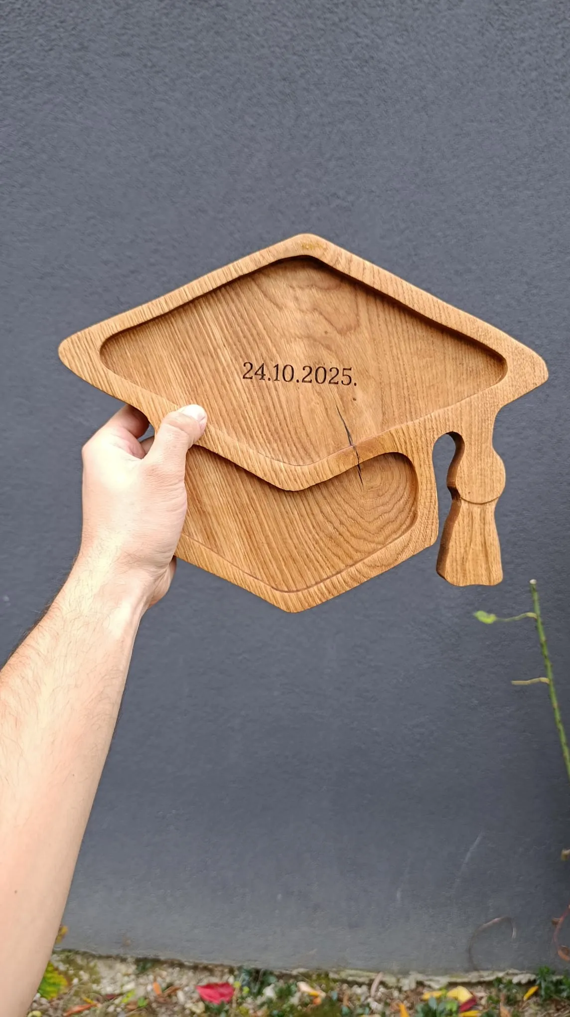Daska/pladanj za posluživanje hrane - Kapa za diplomu - Vrbovec