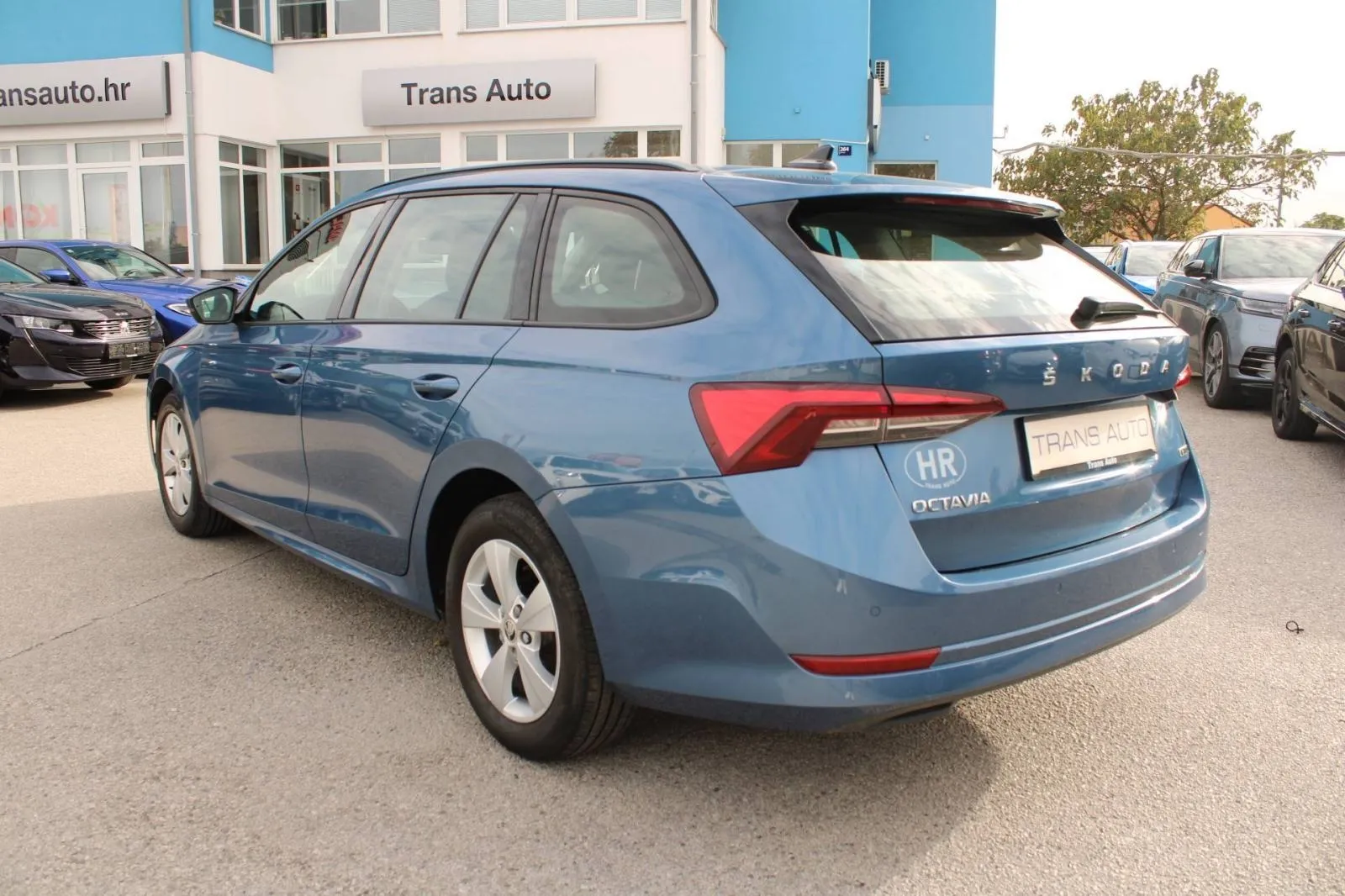 škoda octavia combi 1.0 tsi dsg *led, navigacija* - slika 7